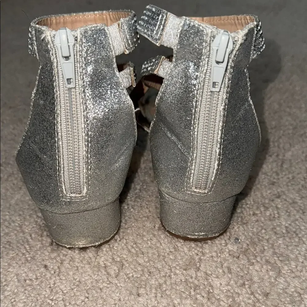 Adrienne Vittadini Levain Silver Strappy Girls Heels Kids Size 4